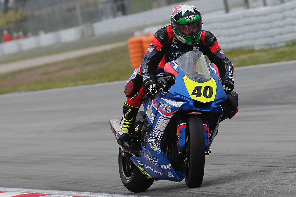 Ramos ha competido con una R1 calzada con Dunlop