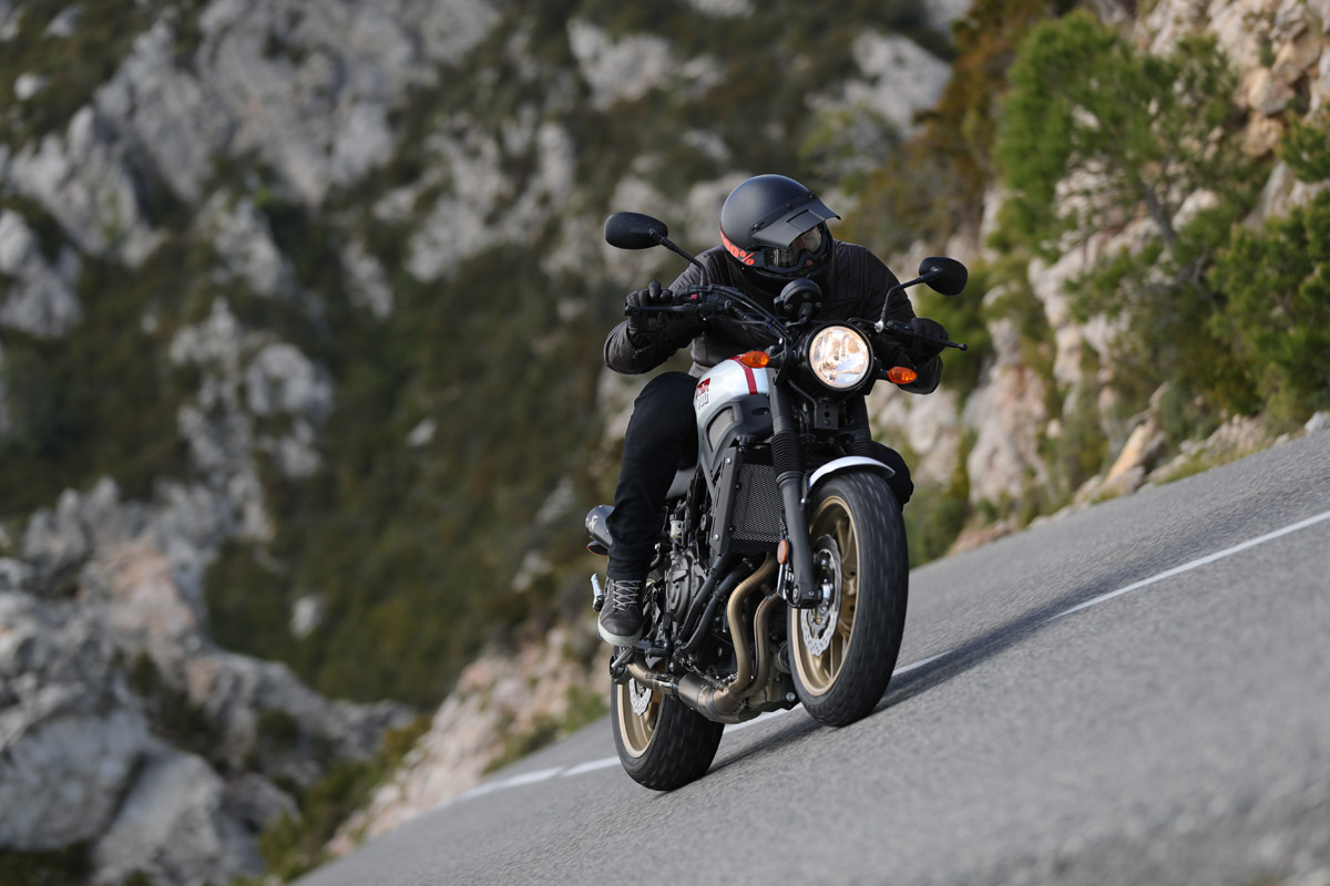 Respuesta directa de gas en la Yamaha XSR700 XTribute