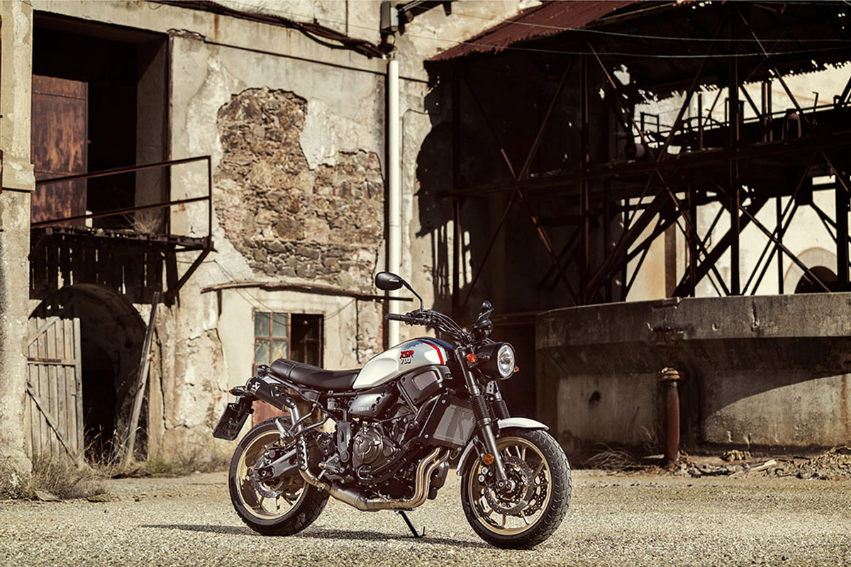 Lateral derecho Yamaha XSR700 XTribute 2019