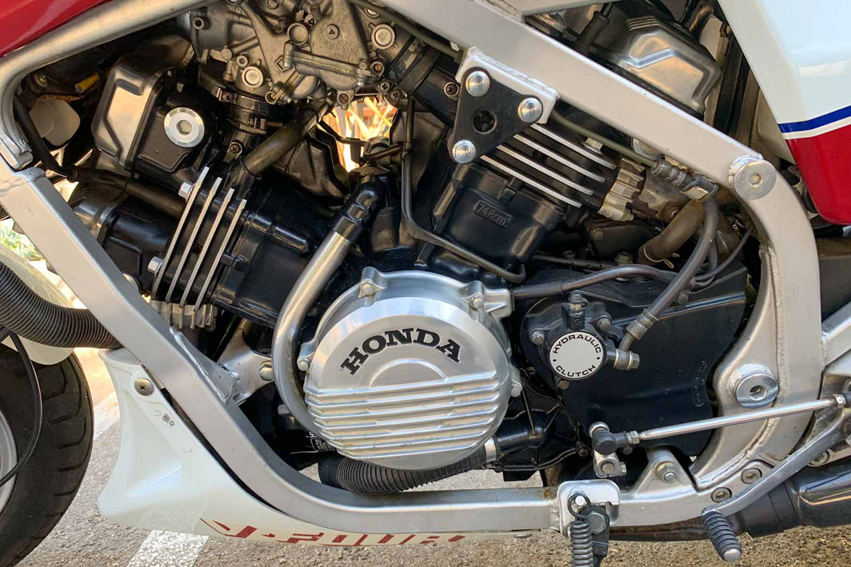 honda_vf750f_interceptor_04