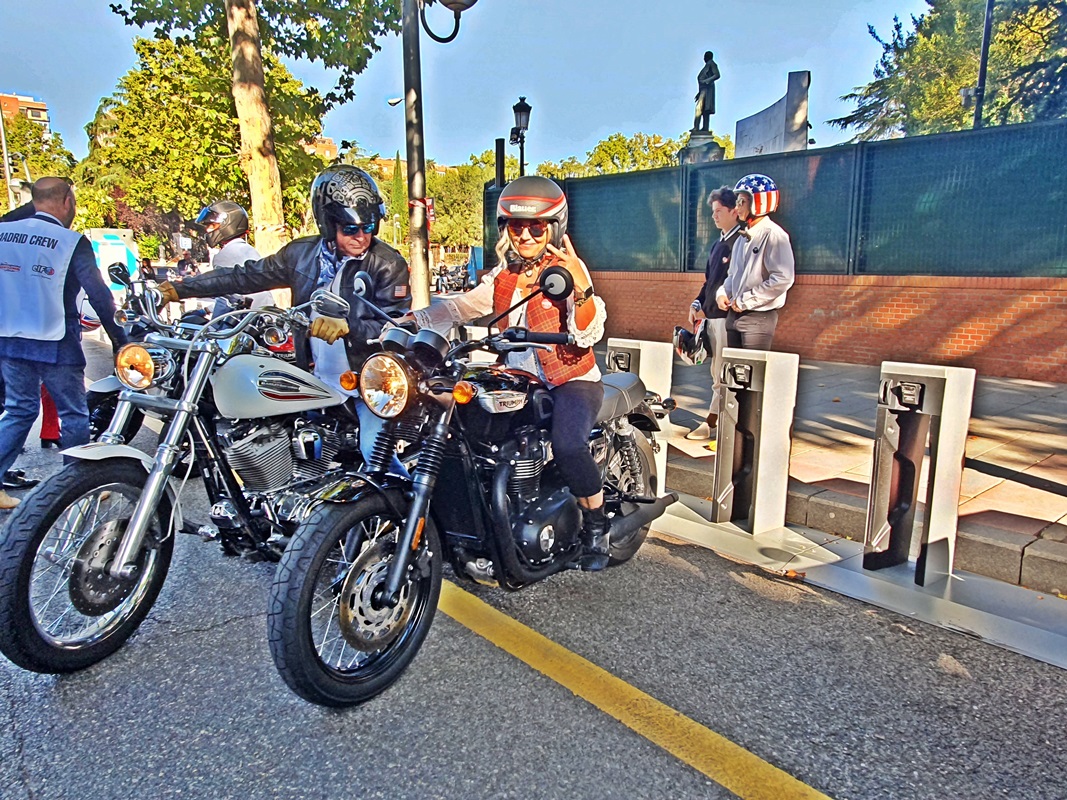 Una Ladie y un Gentleman en los Distinguished Gentleman’s Ride 2019