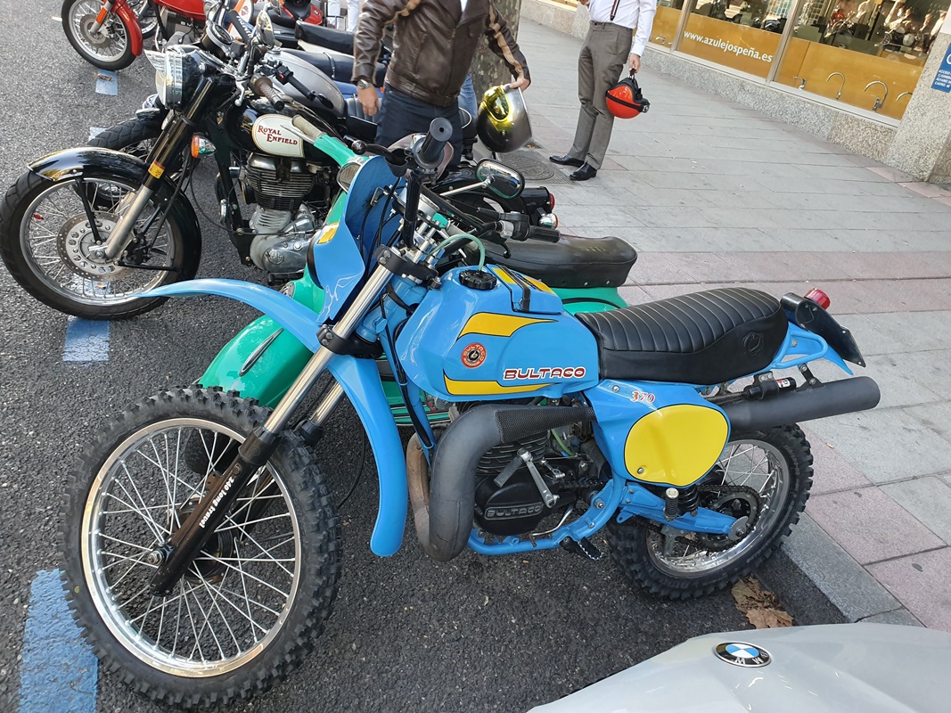 Bultaco Frontera MK 11 en los Distinguished Gentleman’s Ride 2019