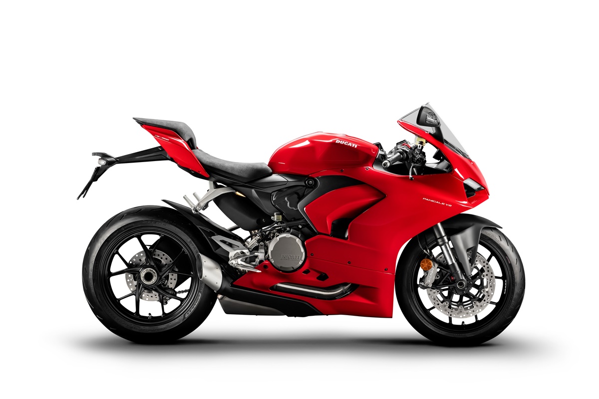 ducati_panigale_v2_studio_02_uc101458_mid