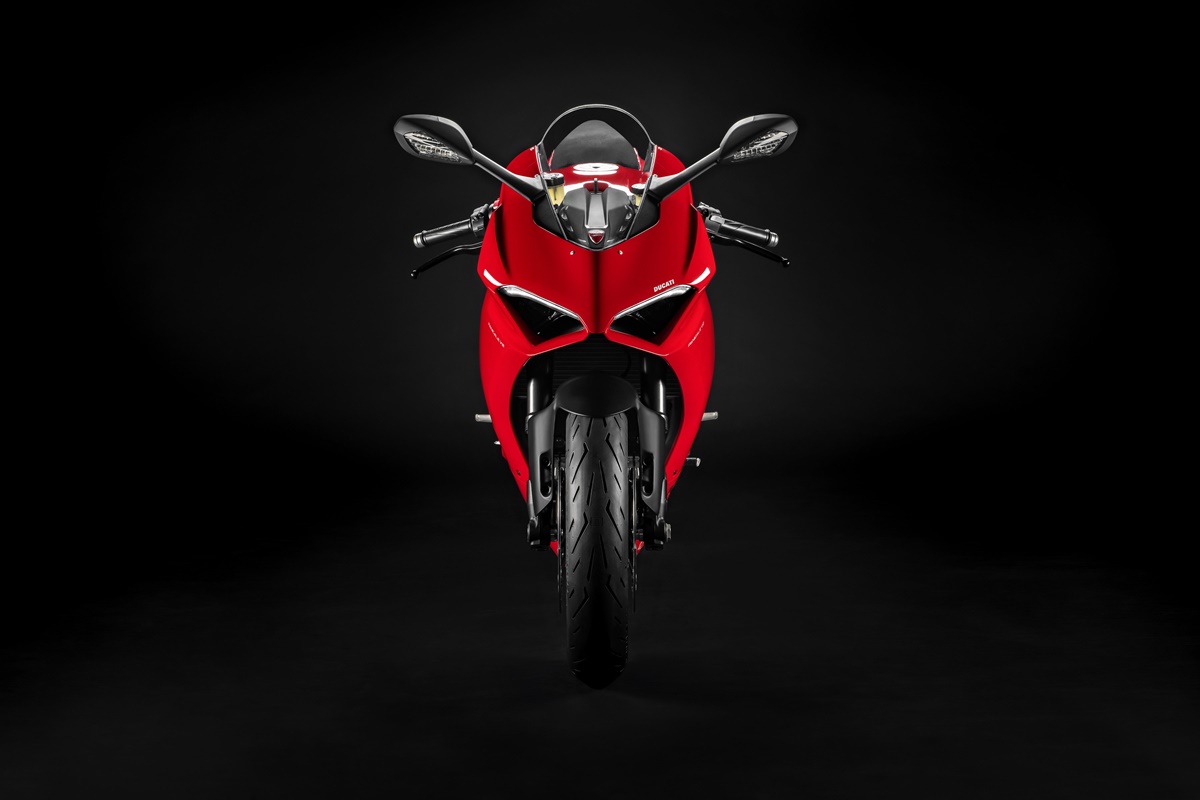 ducati_panigale_v2_studio_07_uc101464_mid