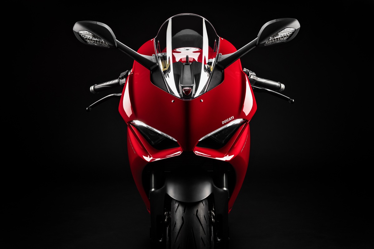 ducati_panigale_v2_studio_28_uc101457_mid