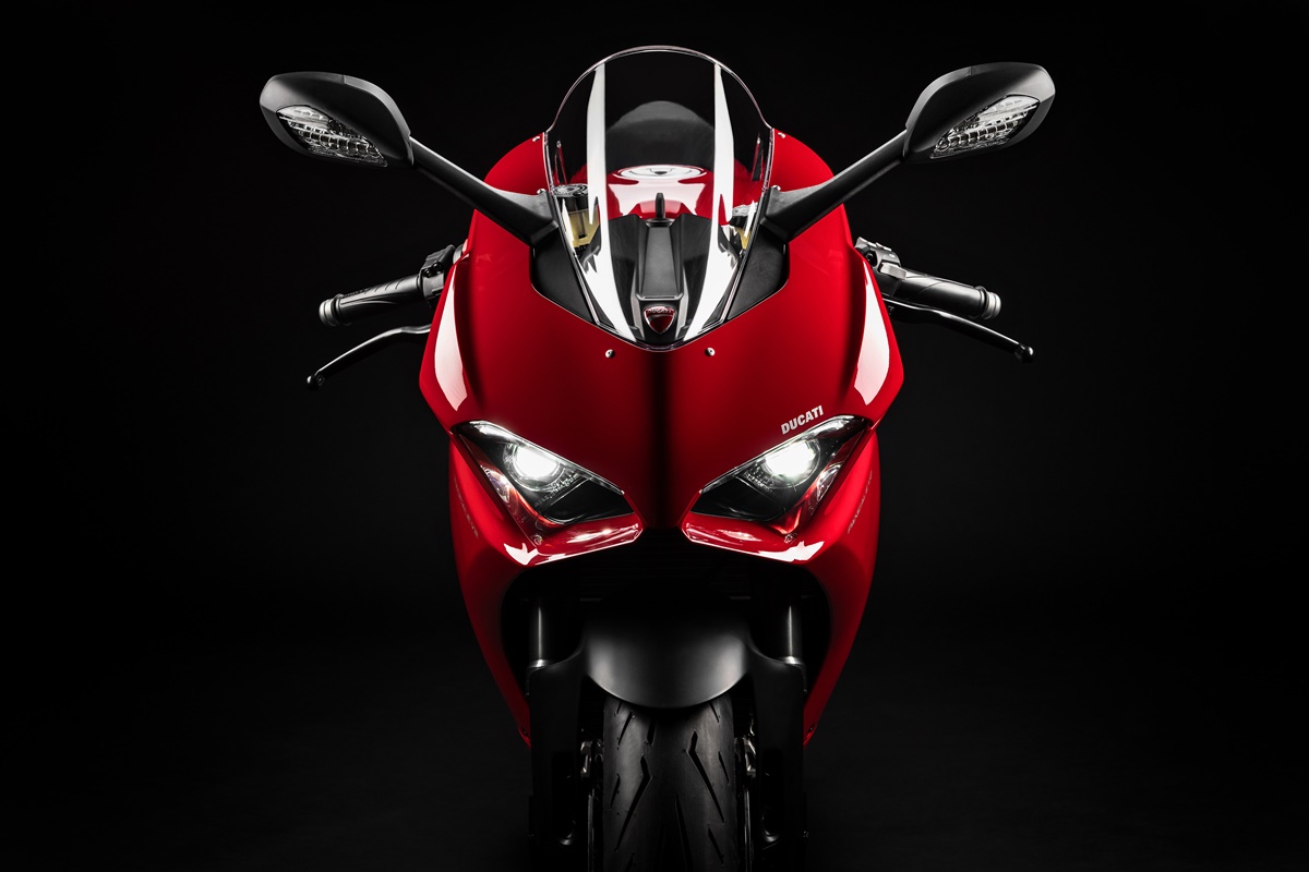 ducati_panigale_v2_studio_29_uc101456_mid