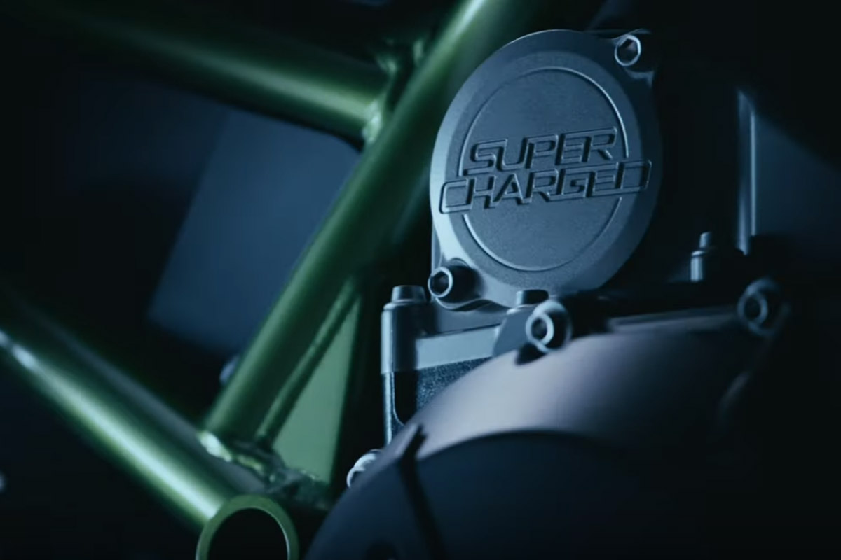 Motor sobrealimentado derivado de la H2 para la Kawasaki Z1000 2020