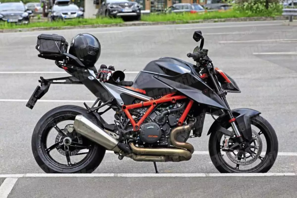 KTM 1290 Super Duke R 2020