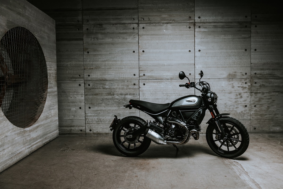 Ducati Scrambler Icon Dark 2020