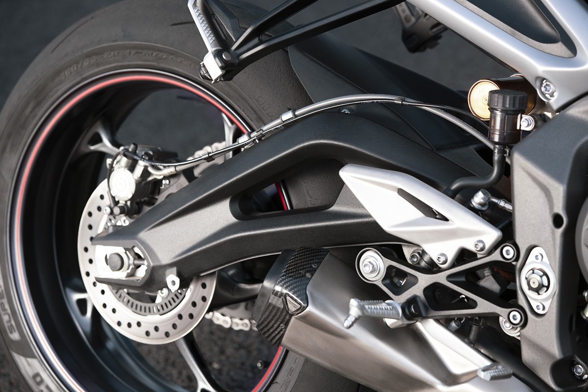 ndp_triumph_streettriple2020_20