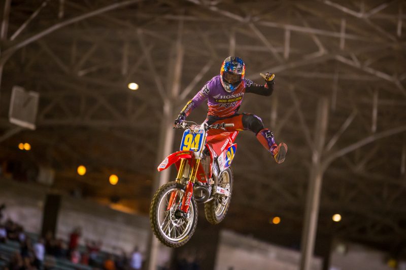 El evento fue todo un homenaje a los '90