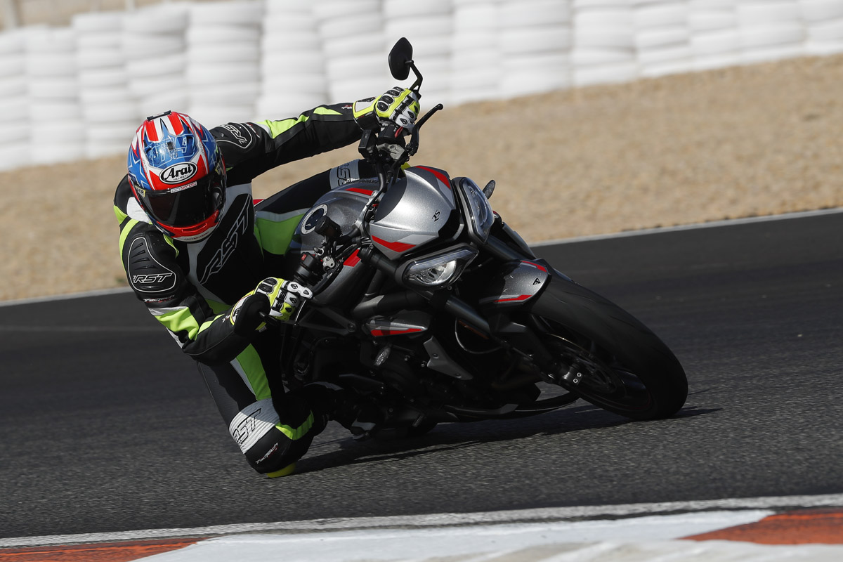 La Triumph Street Triple RS 2020 dispone de acelerador electrónico, ABS y control de tracción