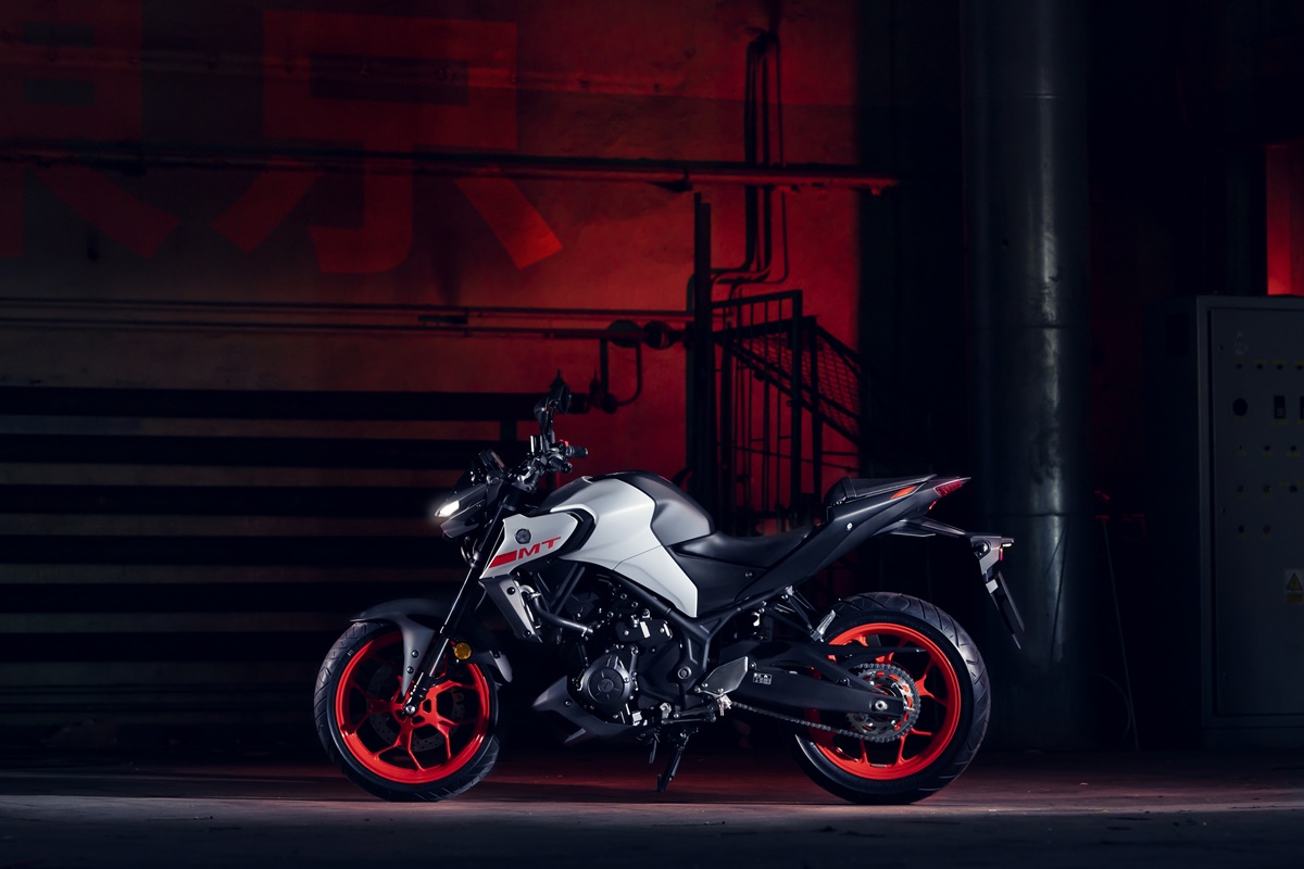 yamaha_mt03_1200_05