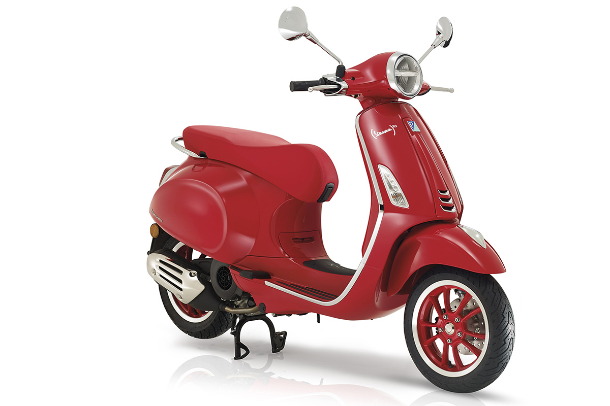 Nueva Vespa Primavera RED 2020 con caballete central