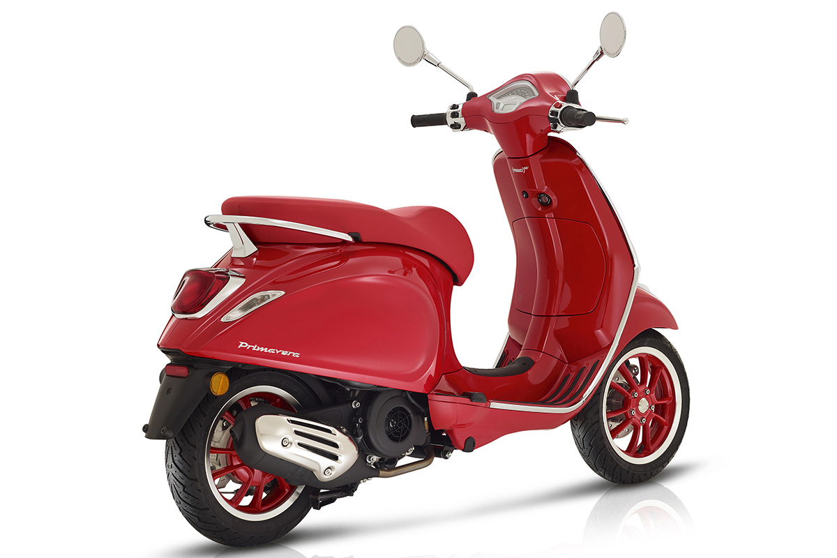 Trasera de la nueva Vespa Primavera RED 2020