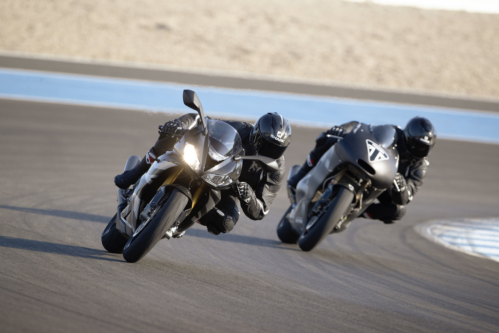 Triumph Daytona Moto2 765  2020