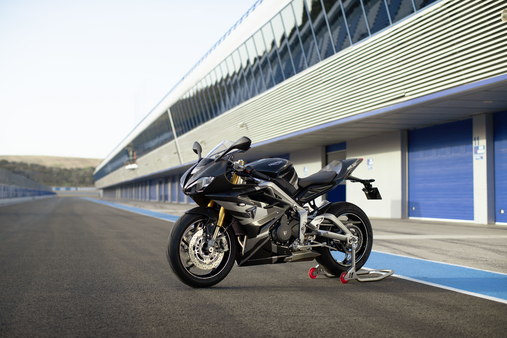 Triumph Daytona Moto2 765  2020