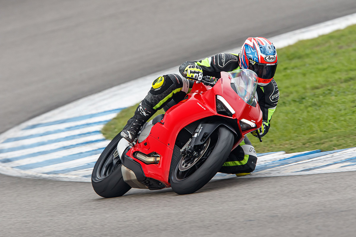 La estabilidad de la Ducati Panigale V2 es uno de sus puntos fuertes