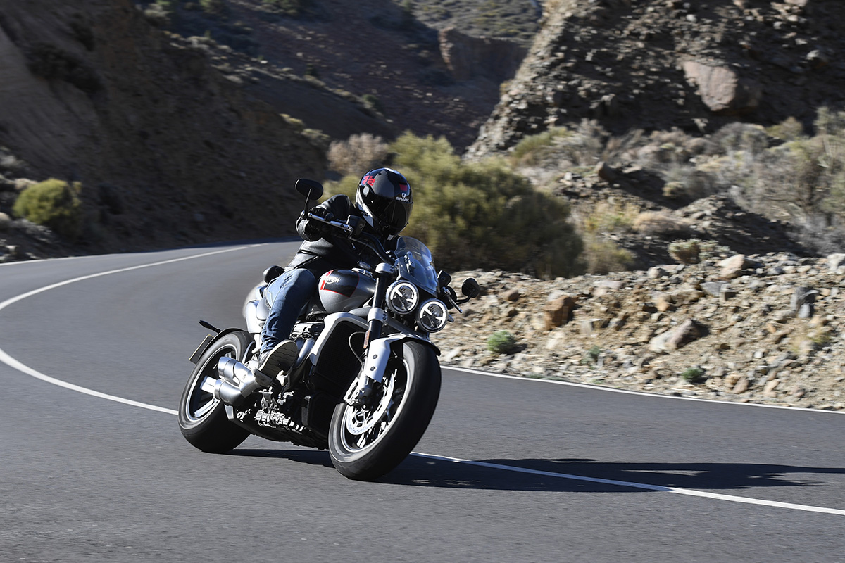 La Triumph Rocket 3 GT cuesta 800 € más que la R