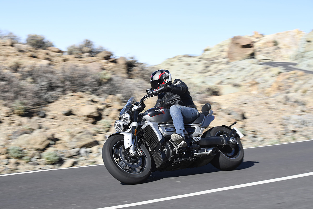 Parabrisas y respaldo de pasajero son exclusivos de la Triumph Rocket 3 GT
