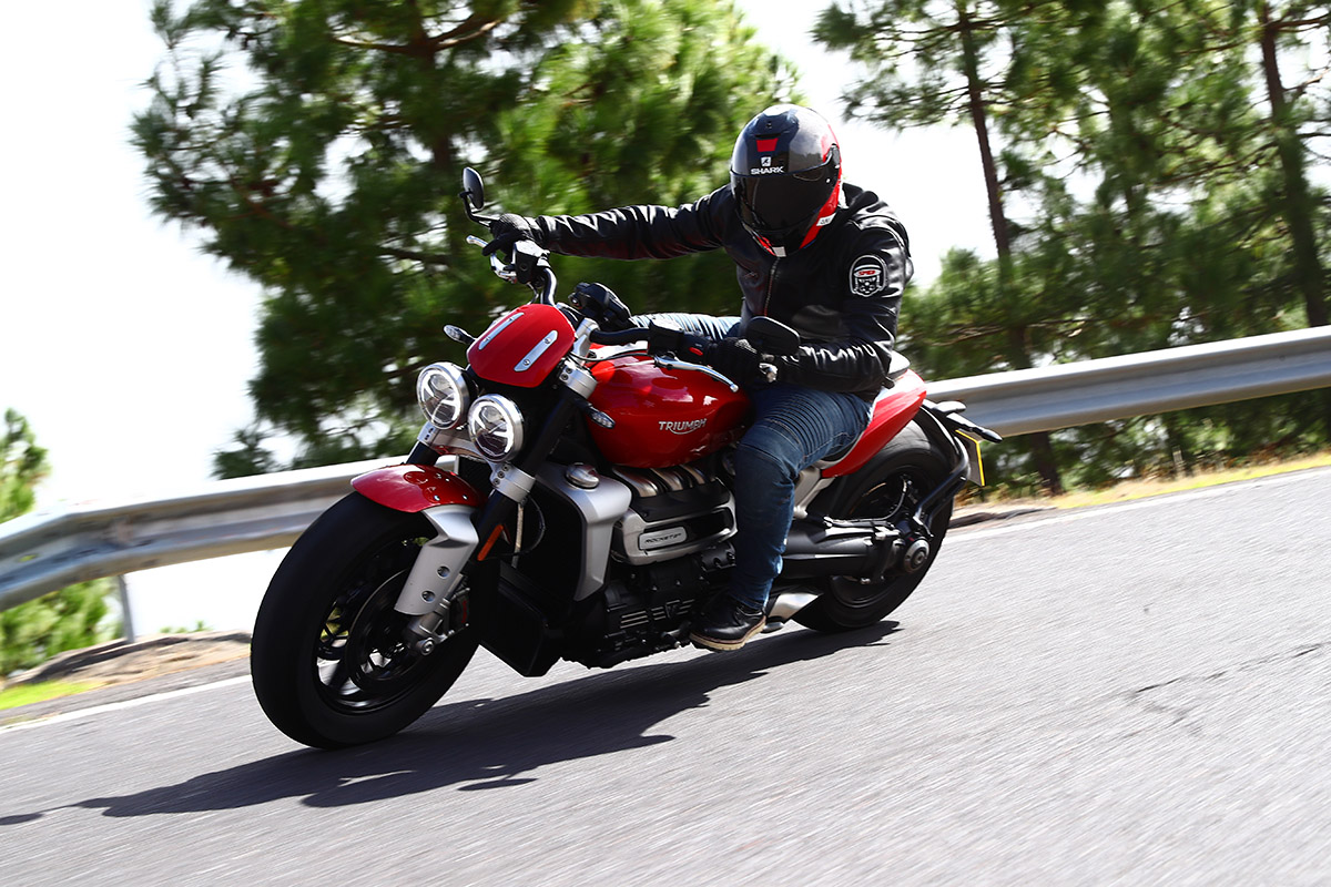El tricilíndrico de la Triumph Rocket 3 declara 167 CV a 6.000 rpm