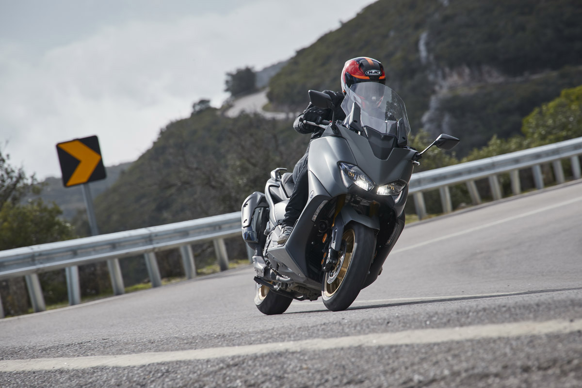 La estabilidad del Yamaha TMAX 2020 es uno de sus puntos fuertes