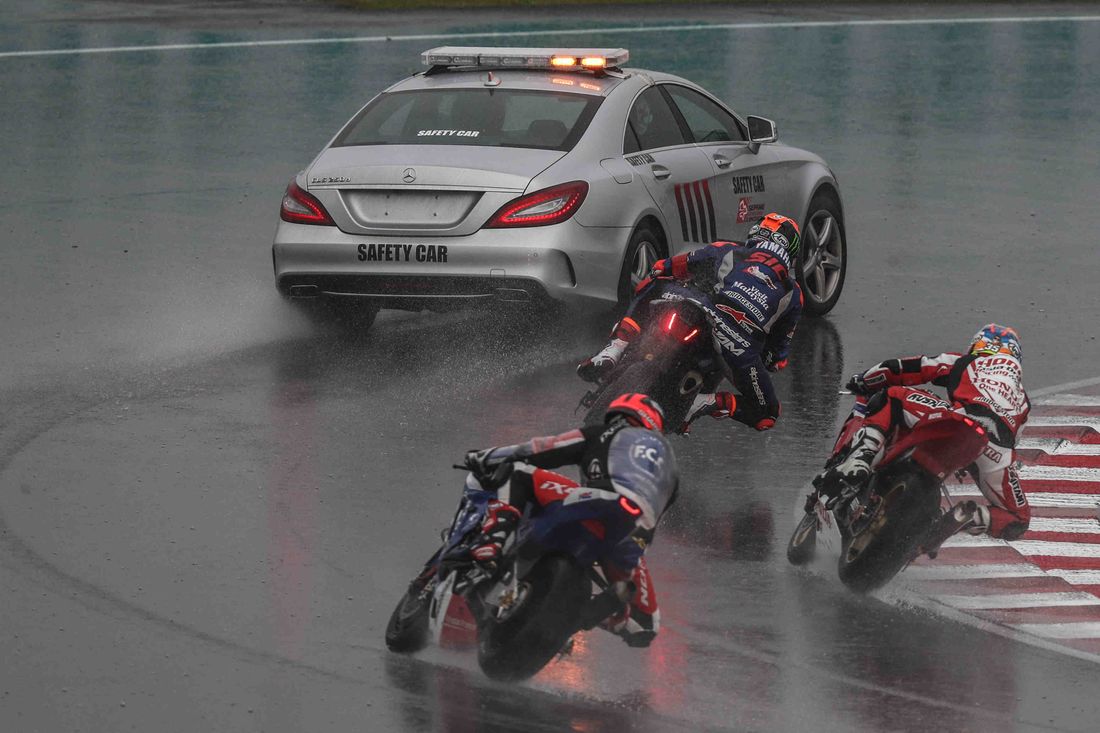 Carrera marcada por la lluvia