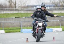 Examen de carné moto con pasajero