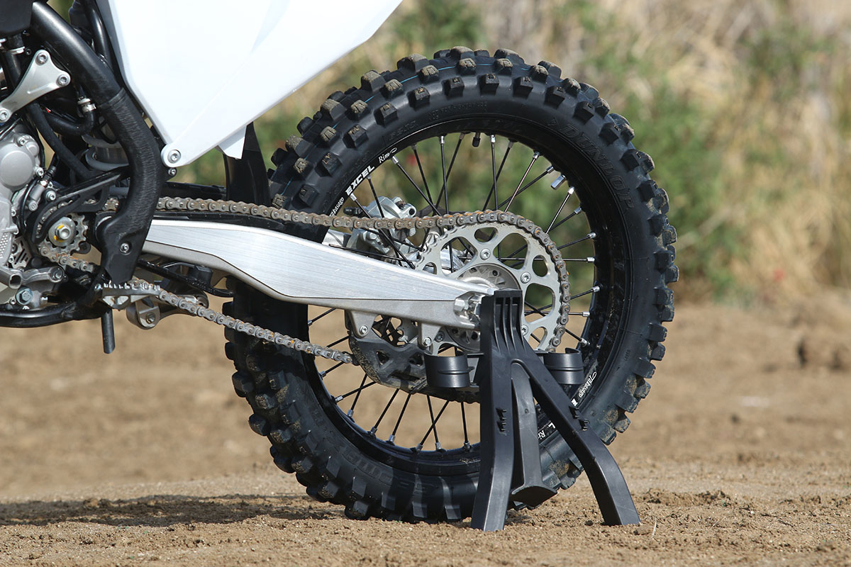 KTM 350 SX-F 2020: basculante izquierdo