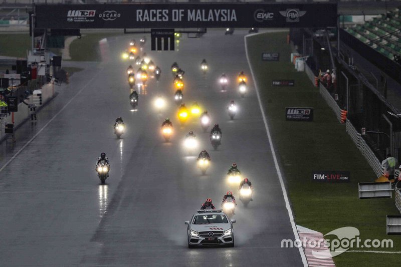 Carrera marcada por la luvia