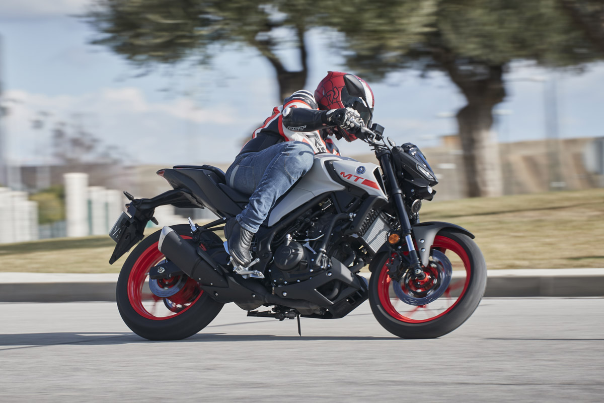 La Yamaha MT-03 2020 incluye una revisión completa de suspensiones