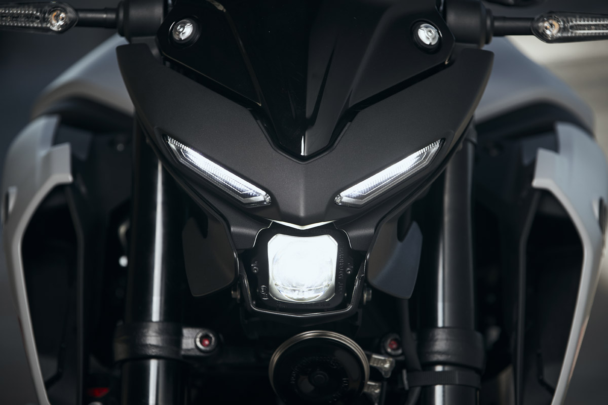 Óptica delantera full-LED de la Yamaha MT-03 2020
