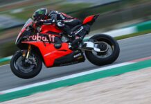 Scott Redding termina primero en Portimao