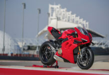 La nueva Panigale adopta accesorios de la R