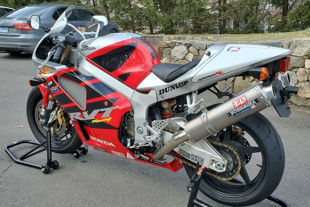 Honda RC51 2004 réplica Nicky Hayden