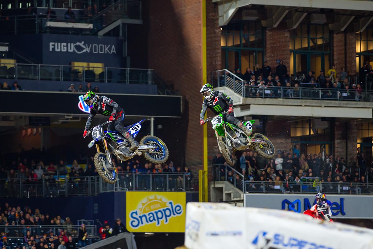 Barcia y Tomac levantaron al público de sus asientos
