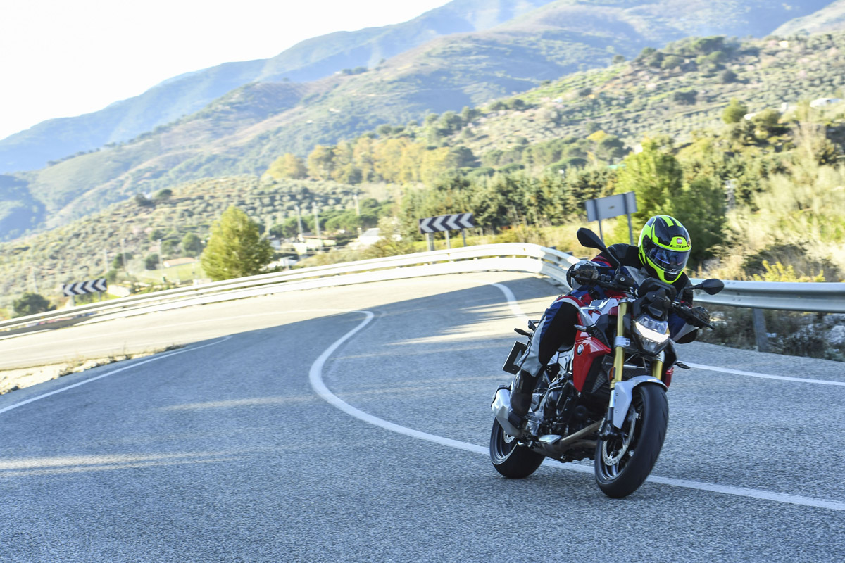 BMW declara 216 km/h para su BMW F900R