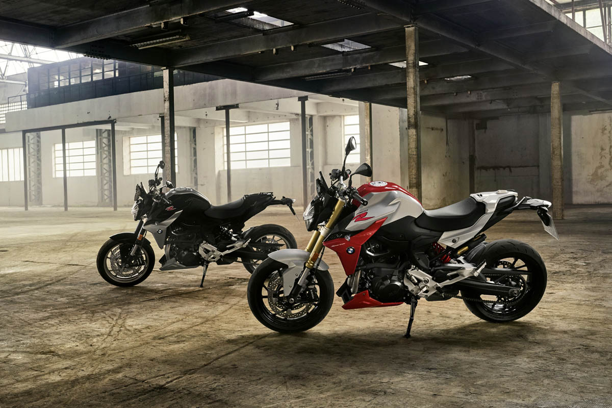 BMW F900R estándar y Sport 2020