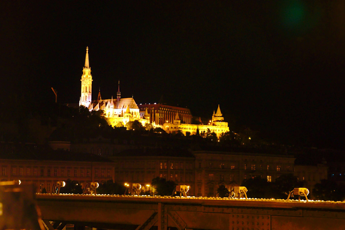 Castillo desde el Puente de las Cadenas