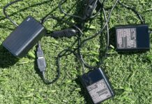 Cargador y cable para las dos baterías