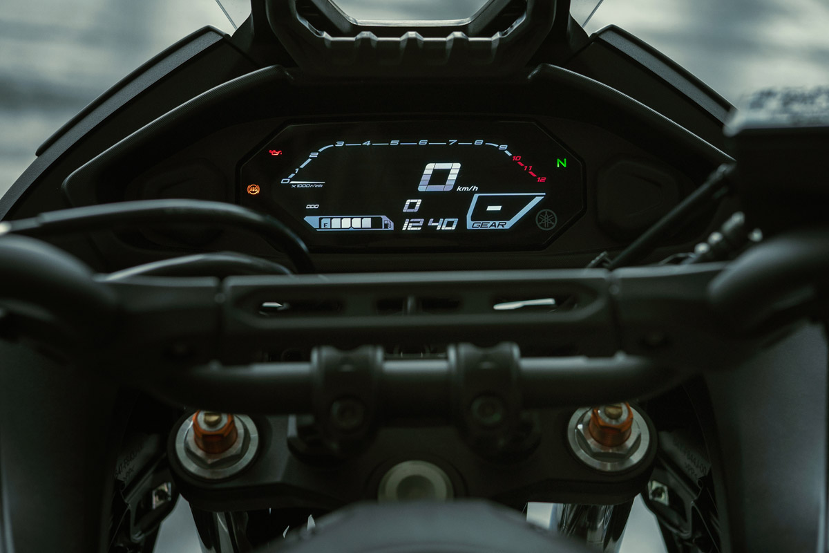Instrumentación LCD monocromo de la Yamaha Tracer 700 2020