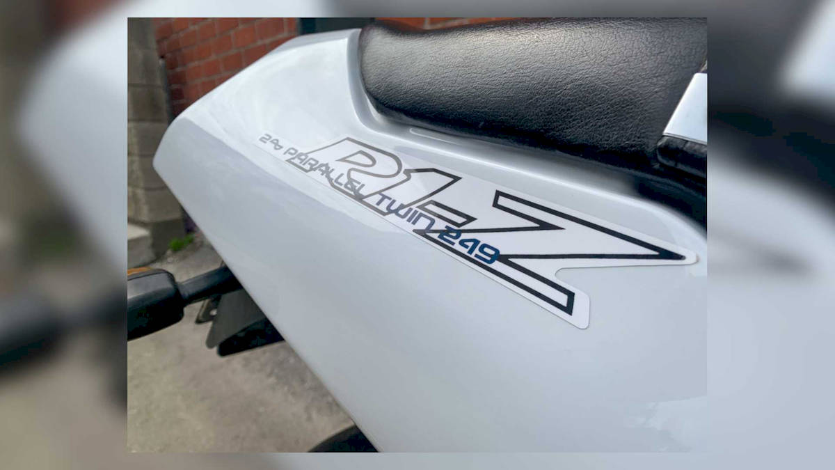 1991-yamaha-r1-z_11