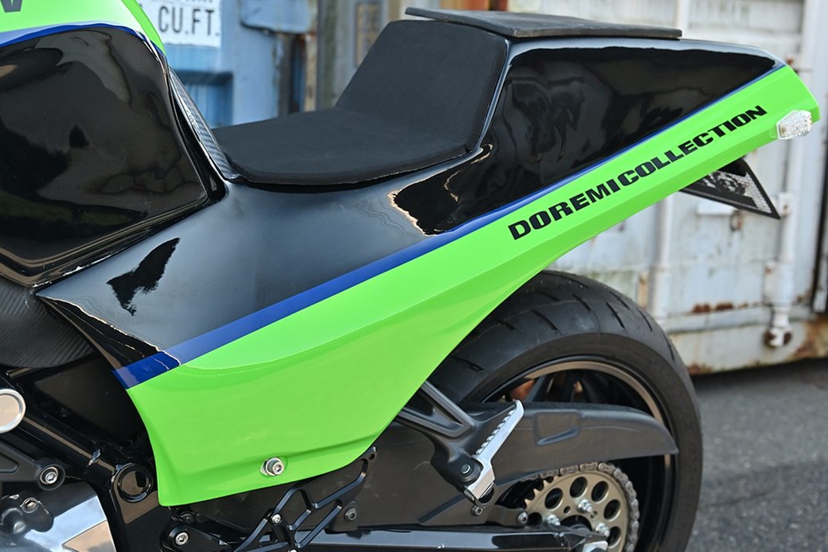 Kawasaki GPZ900R por Doremi Collection