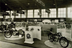 Stand Montesa en el Salón del Motor de Ginebra 1953