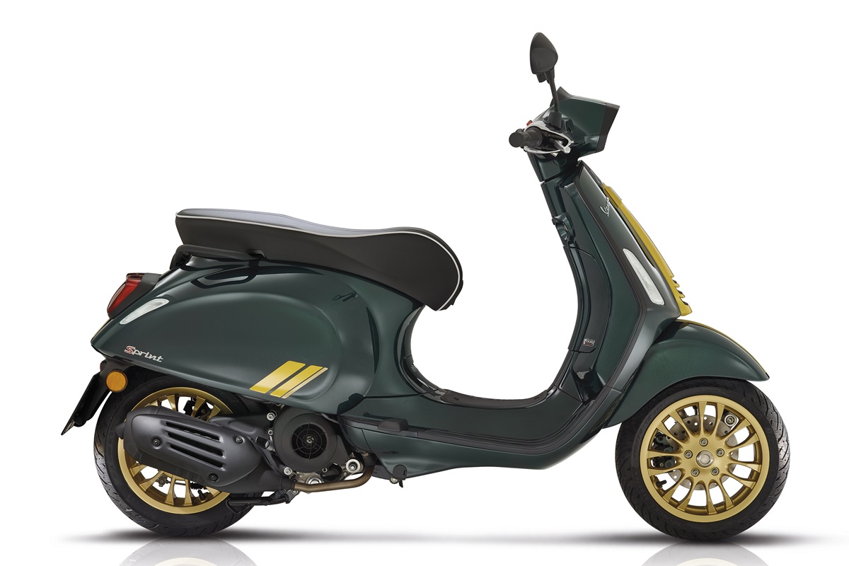 Vespa GTS Super Racing Sixties