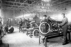 Fabricación de la BMW R32 (1923)
