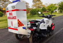 Vista trasera de la Hero Xtreme 200R ambulancia