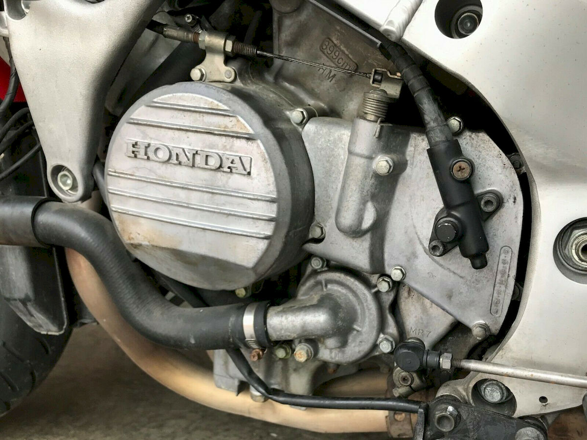 honda_rvf400_17
