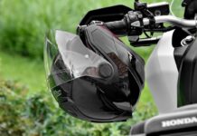 Maniobras en el parking con moto