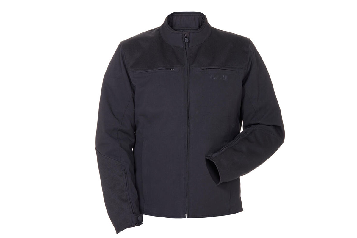 También te llevarás una chaqueta de verano de Yamaha
